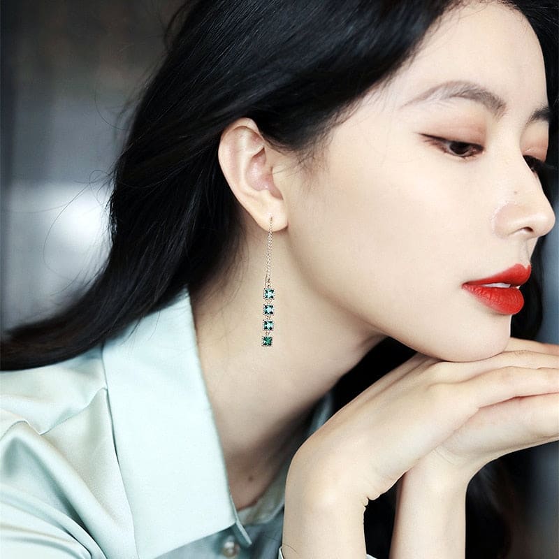 Boucle d&#39;oreille chaine traversante et pendante verte