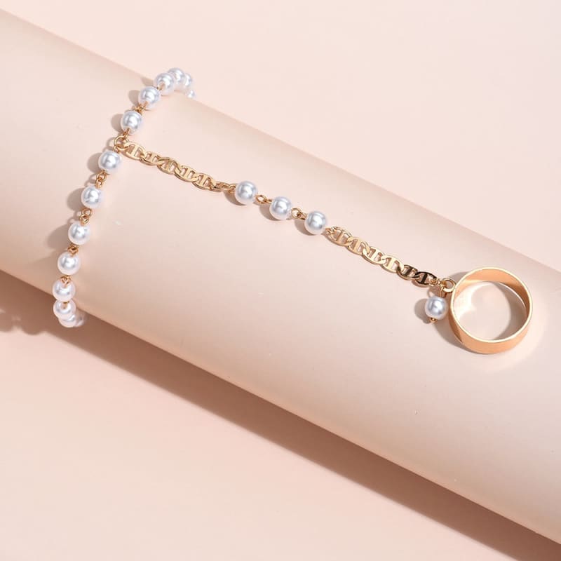 Chaine de main avec bague